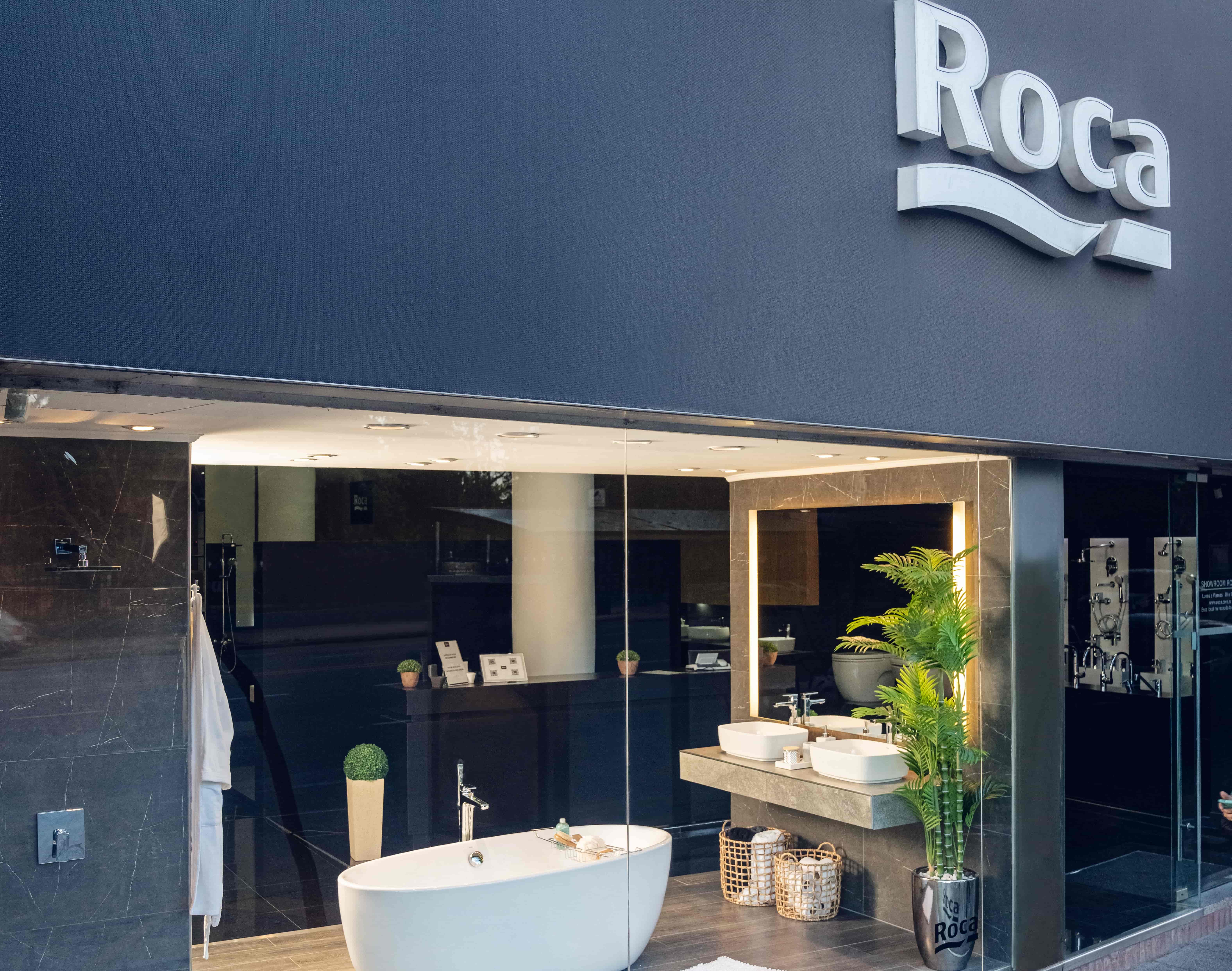 <p>Nuestro Showroom, ubicado en el barrio de Nuñez de la Ciudad de Buenos Aires, está orientado tanto a profesionales como a consumidores finales que estén interesados en conocer y recibir asesoramiento sobre nuestros productos (Colecciones de baño, bachas, griferías, bañeras, hidros,...). Los profesionales podrán visitarnos acompañados de sus clientes y trabajar juntos en sus proyectos, en un espacio del showroom preparado especialmente para ello, donde los asistiremos y brindaremos la mejor atención. También realizamos capacitaciones de productos, desayunos de trabajo, y diversos eventos para agasajar a nuestros clientes y público objetivo. ¡Los esperamos!</p>